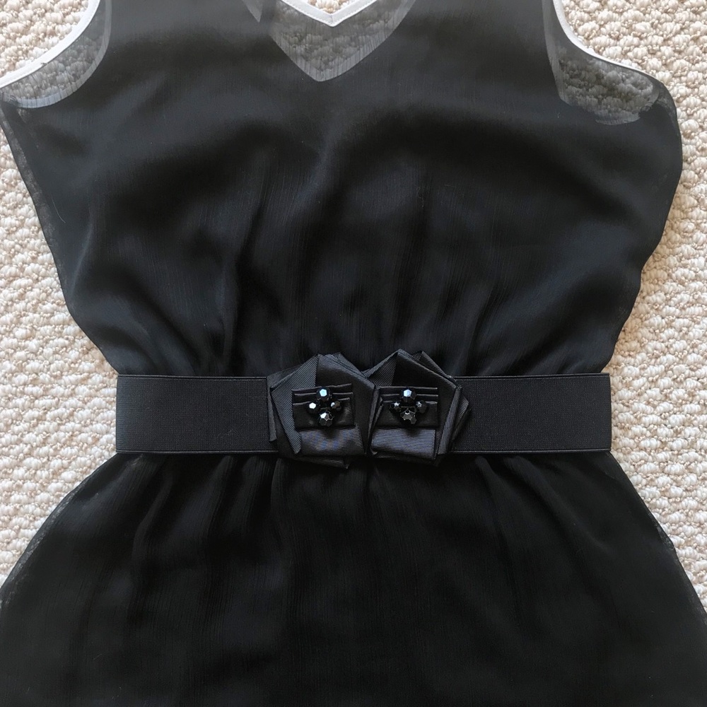 SOLD! 🌸 Elastic Flower Belt